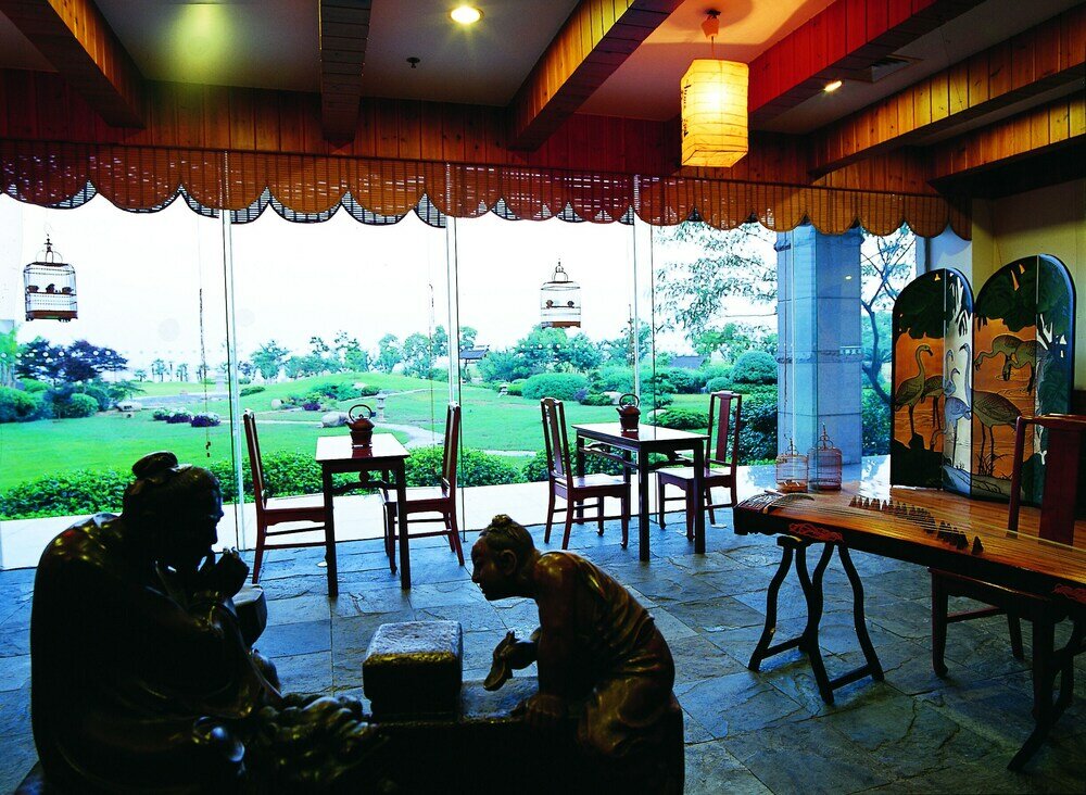 Фото Wuxi Lakeview Park Resort