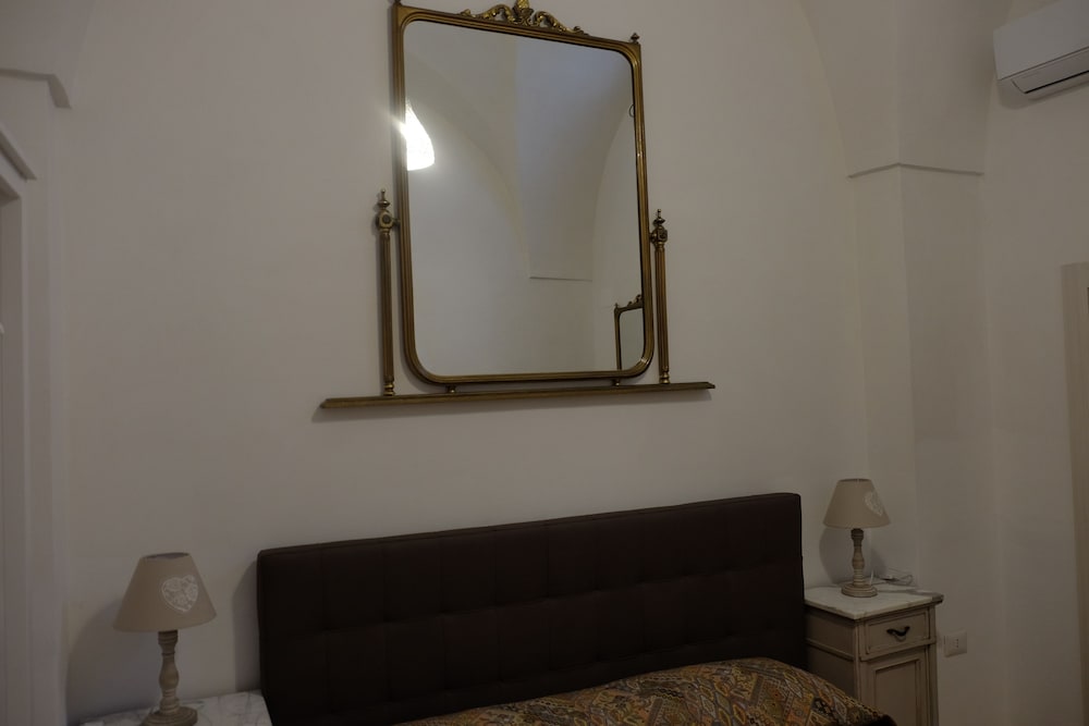 Фото Dimora Luxori Santa Lucia Apartments