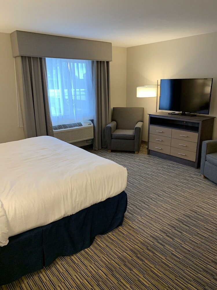 Фото GrandStay Hotel & Suites Spicer