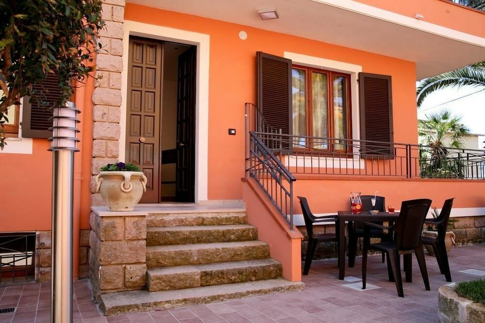 Фото Villa Marogna Rooms and Breakfast