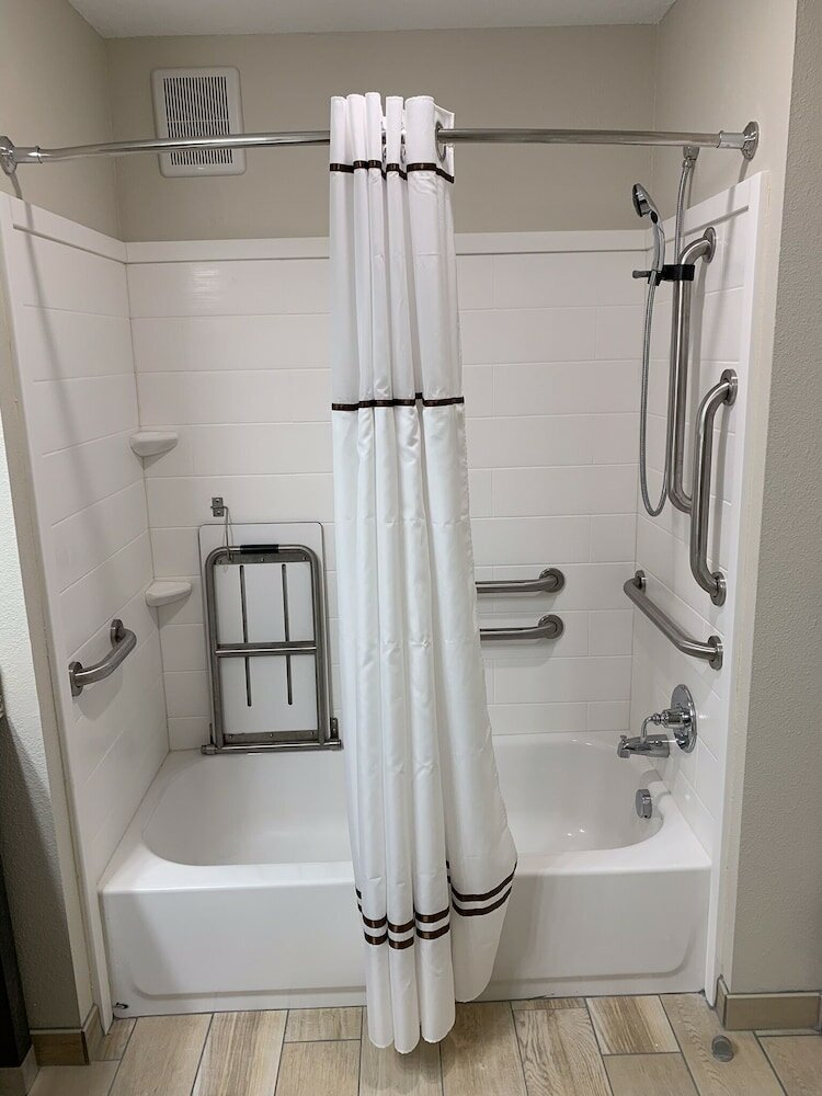 Фото GrandStay Hotel & Suites Spicer