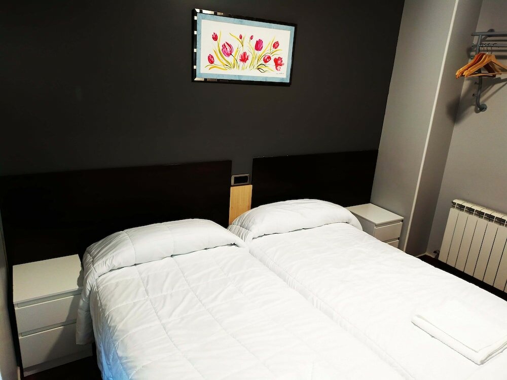 Фото Pensión La Bilbaina - Albergue Logroño