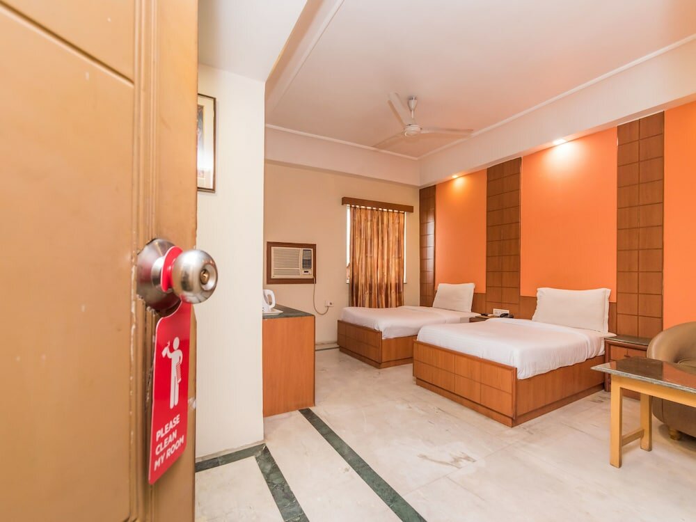 Фото Oyo 9182 Kings Crown Hotel