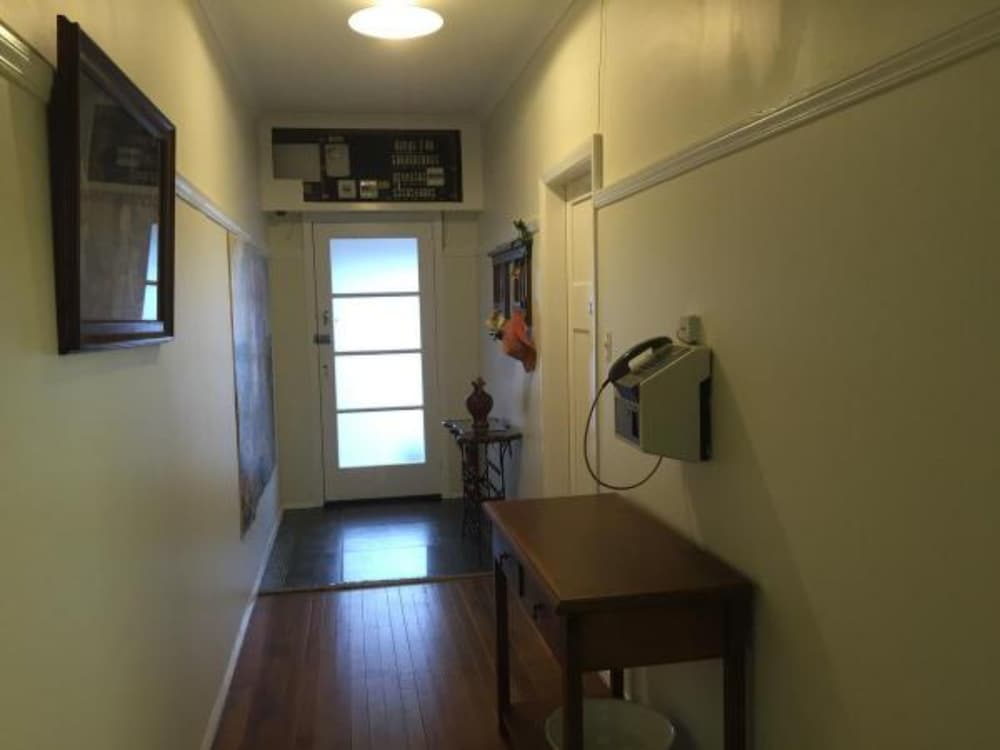 Фото Kokatahi Valley Country Inn