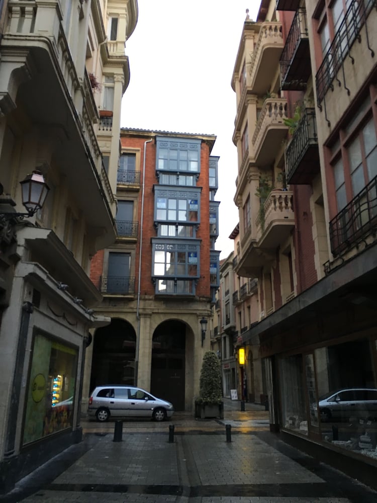 Фото Pensión La Bilbaina - Albergue Logroño