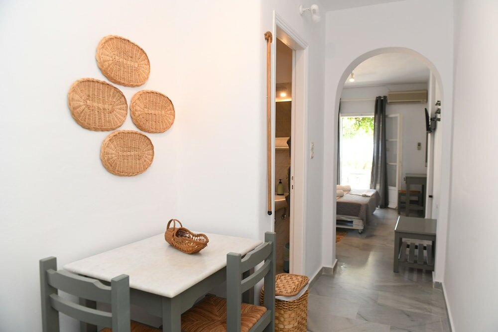 Фото Dryades Family Hotel