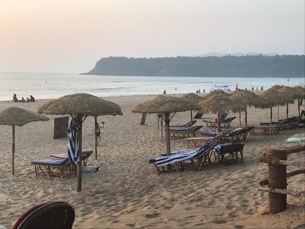 Фото Madhu Beach Huts