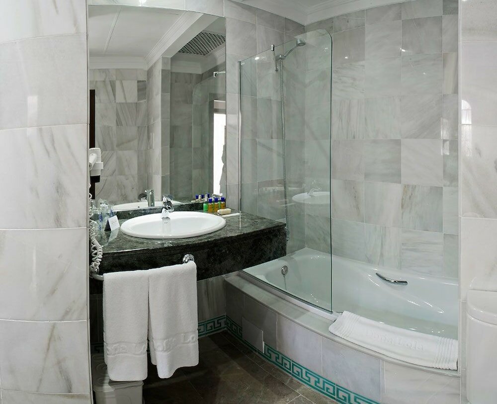 Фото Hotel Doña Lola Zahara