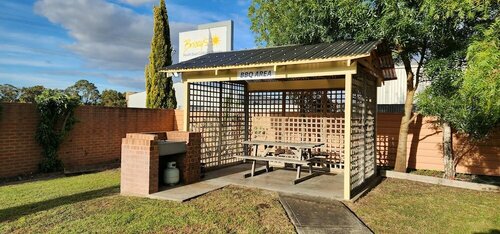 Гостиница Country Roads Motor Inn Naracoorte в Наракурте