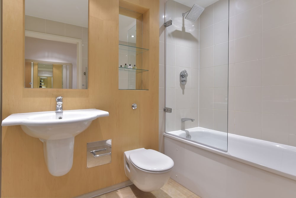 Фото Still Life Tower Hill Executive