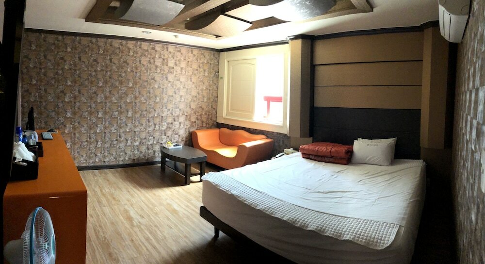 Фото Public Hotel