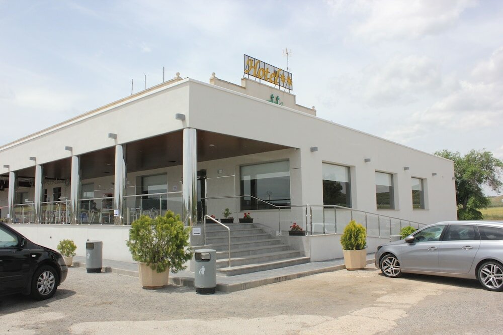 Фото отеля 1