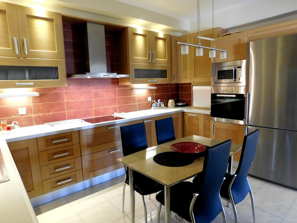 Фото Helen's Villa