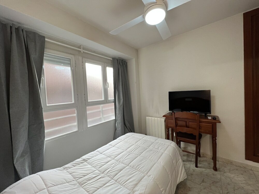 Фото Hostal La Embajada