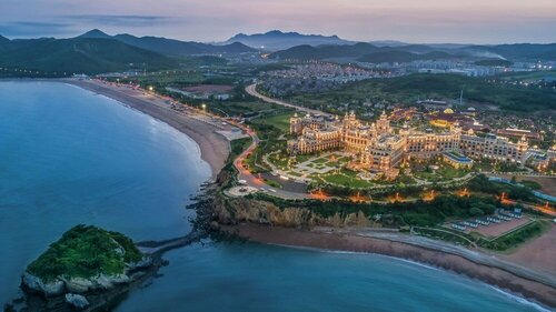 Гостиница Hilton Dalian Golden Pebble Beach Resort