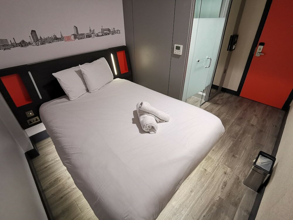Фото EasyHotel Sheffield