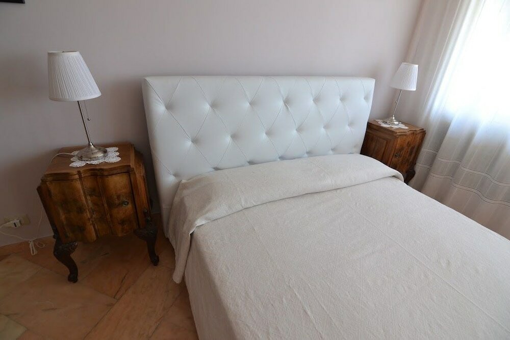 Фото B&b Domus Lupiae