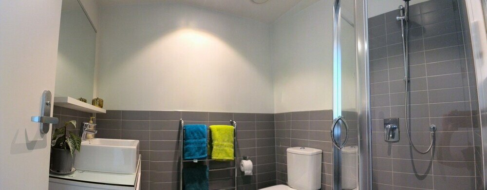 Фото Waterfront Highrise Apartment