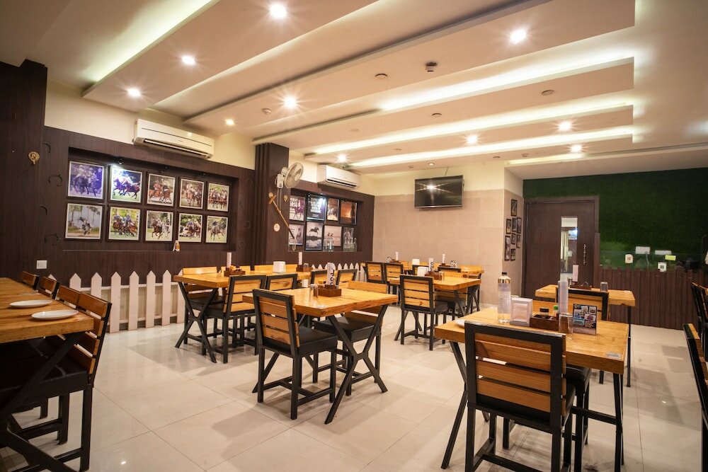 Фото Hotel Flowers Inn