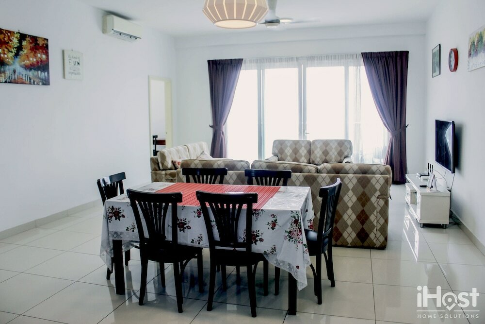 Фото Royal Regent Condominium by iHost