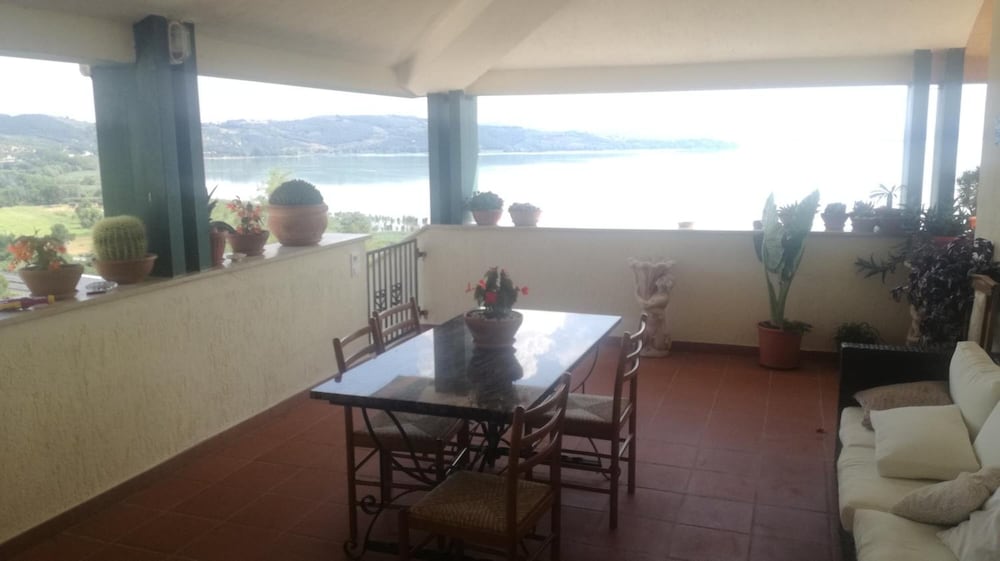 Фото B&b Torre del Lago Trasimeno