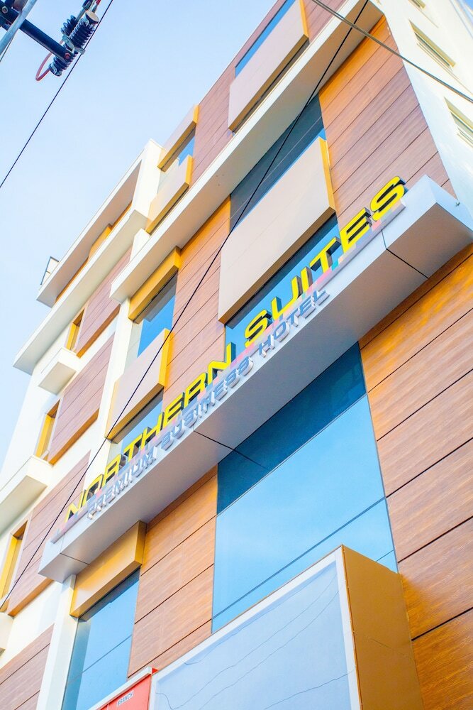 Фото Parkwood Suites