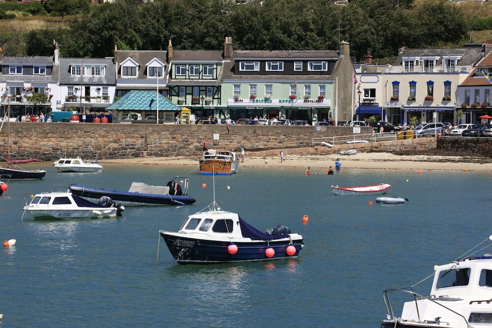 Фото отеля 2