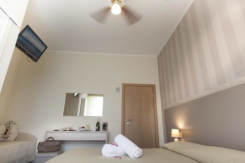 Фото Hotel Villa Perazzini