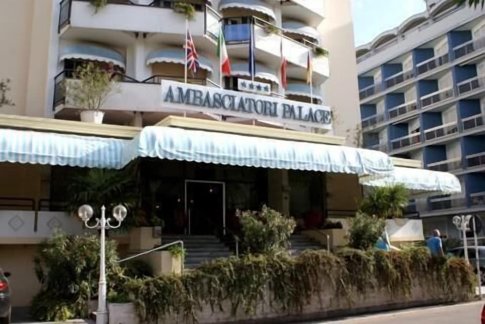 Фото отеля 2