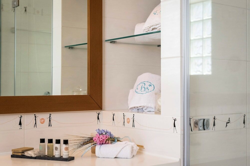 Фото Bellevue On The Beach Suites