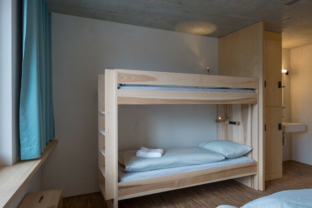 Фото Youth Hostel Gstaad Saanenland