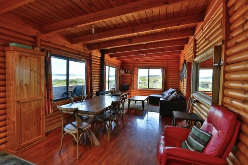 Гостиница Cloudy Bay Cabin