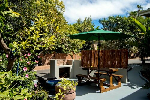 Гостиница Vierlanden Garden Cottage в Кейптауне
