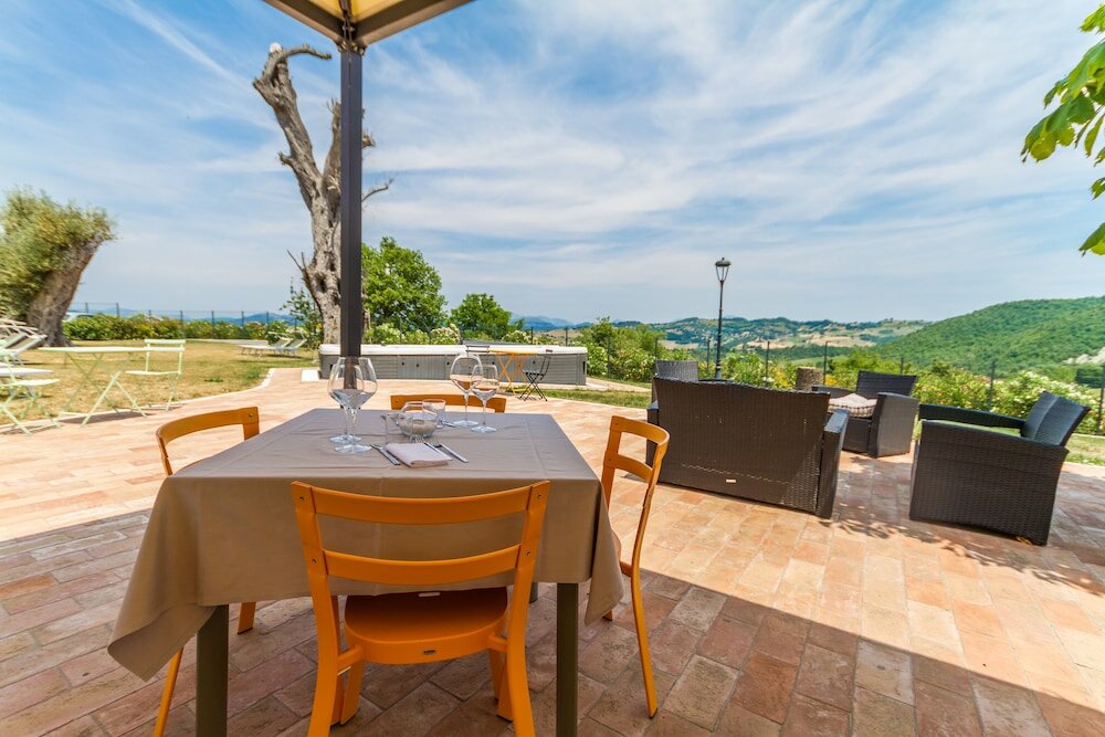 Фото Tenuta Borgo Santa Cecilia