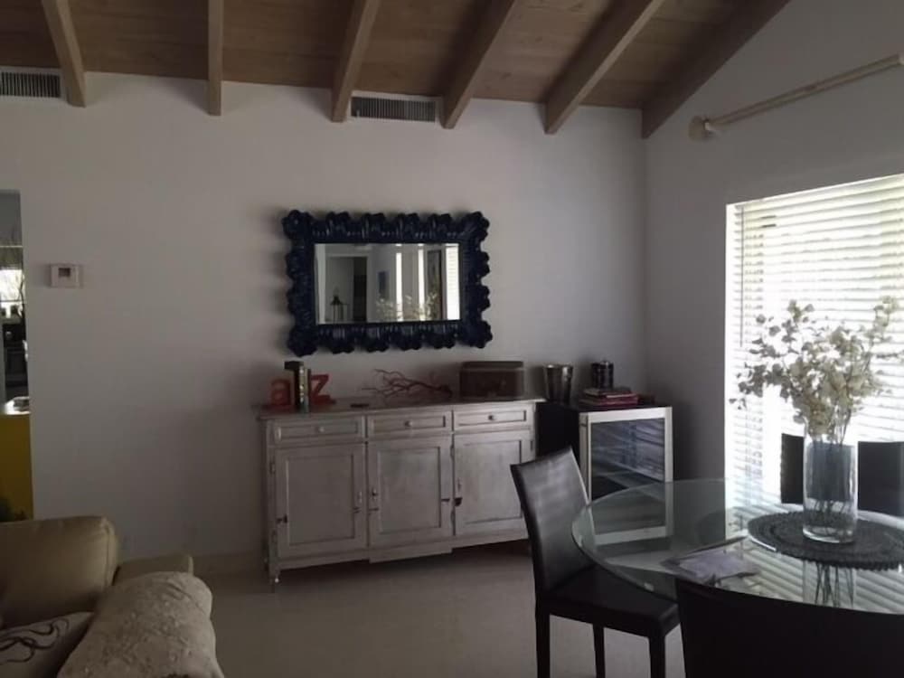 Фото Salty Bungalows Rosie