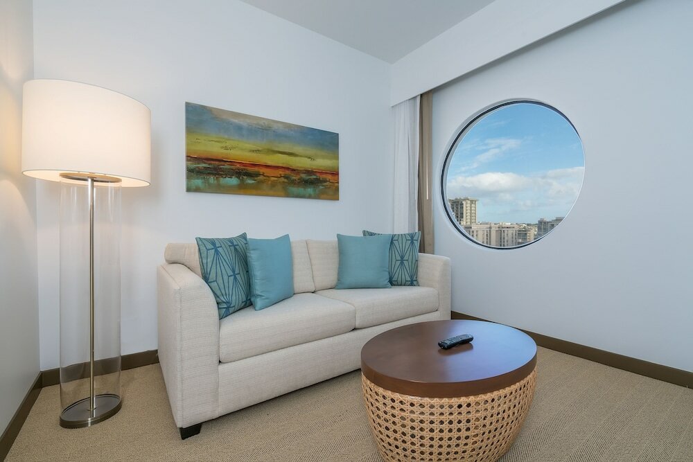 Фото Hyatt Centric Waikiki Beach