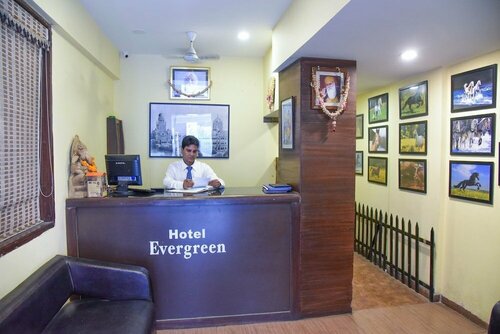 Гостиница Evergreen Hotel в Мумбаи