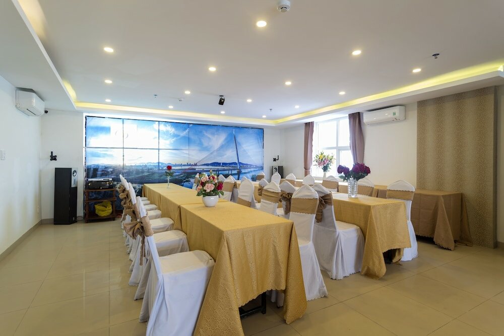 Фото Golden Light Hotel