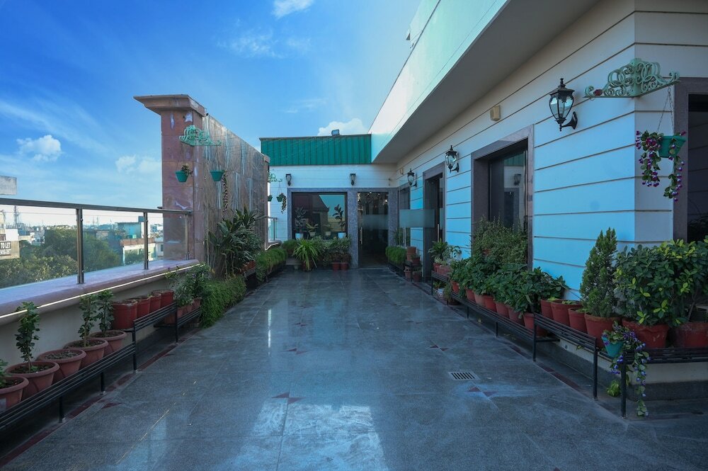 Фото Leela Grande Hotel