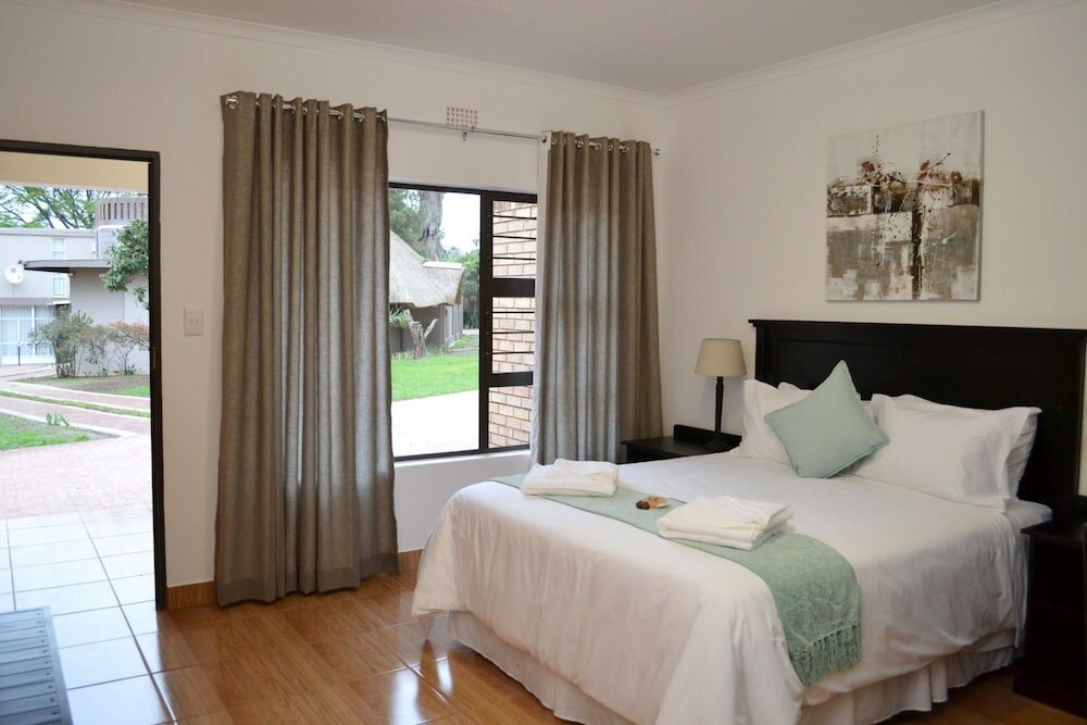 Фото B at Home Guesthouse Piet Retief