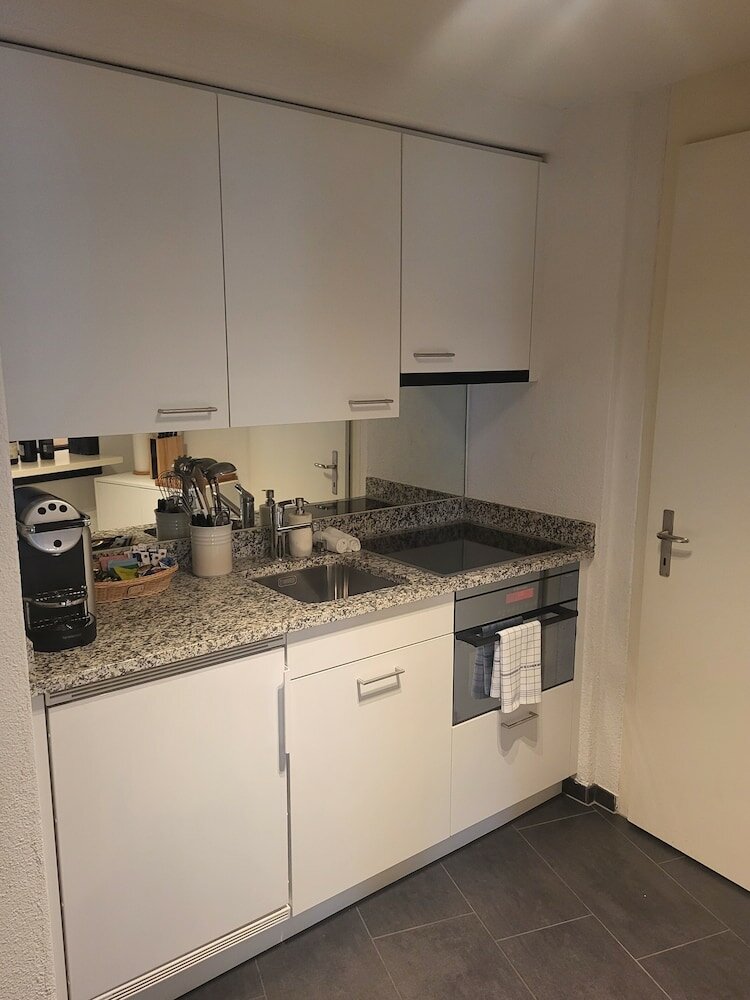 Фото Stylish Apartment in the Heart of Zug by Airhome