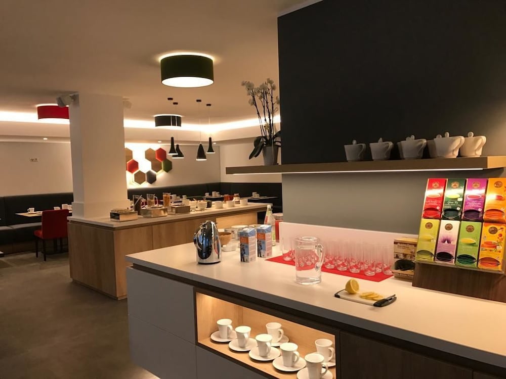 Фото Tourist Hotel