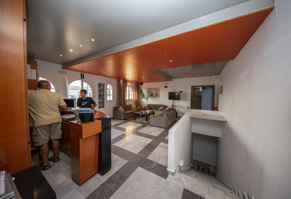 Фото Manias Hotel Apartments