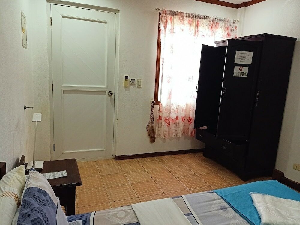 Фото MB's Garden Inn