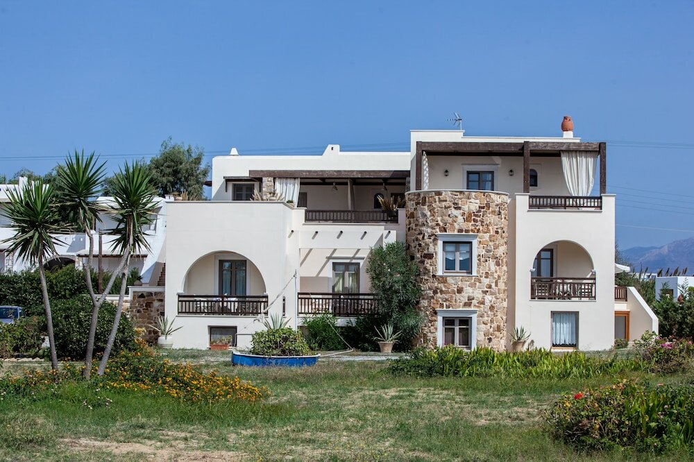 Фото Athina Studios & Suites