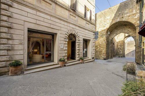 Гостиница Palazzo Mosela Alla Porta в Монтепульчане