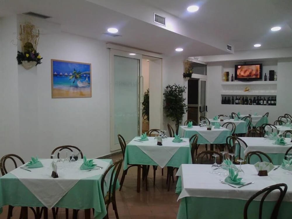 Фото Hotel Ristorante Chiar di Luna