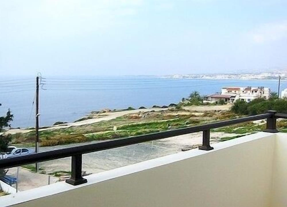 Фото Aura Holiday Villas