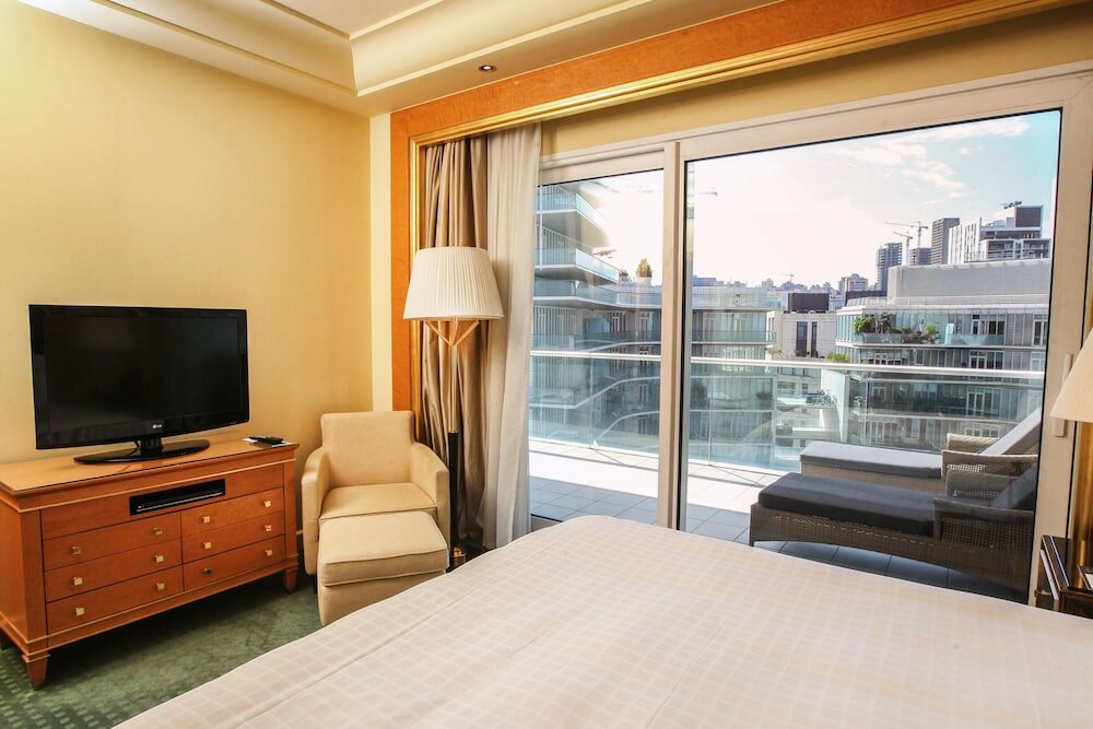 Фото Four Seasons Hotel Beirut