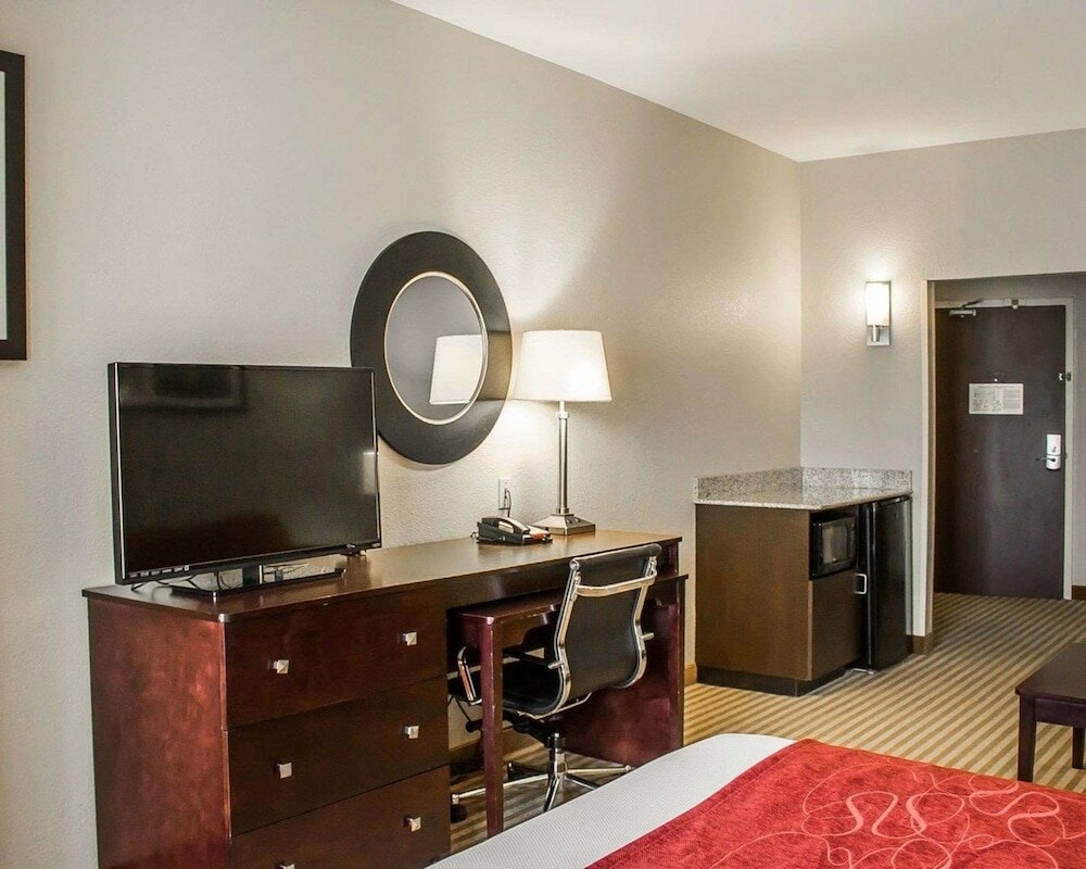 Фото Comfort Suites Columbus East Broad